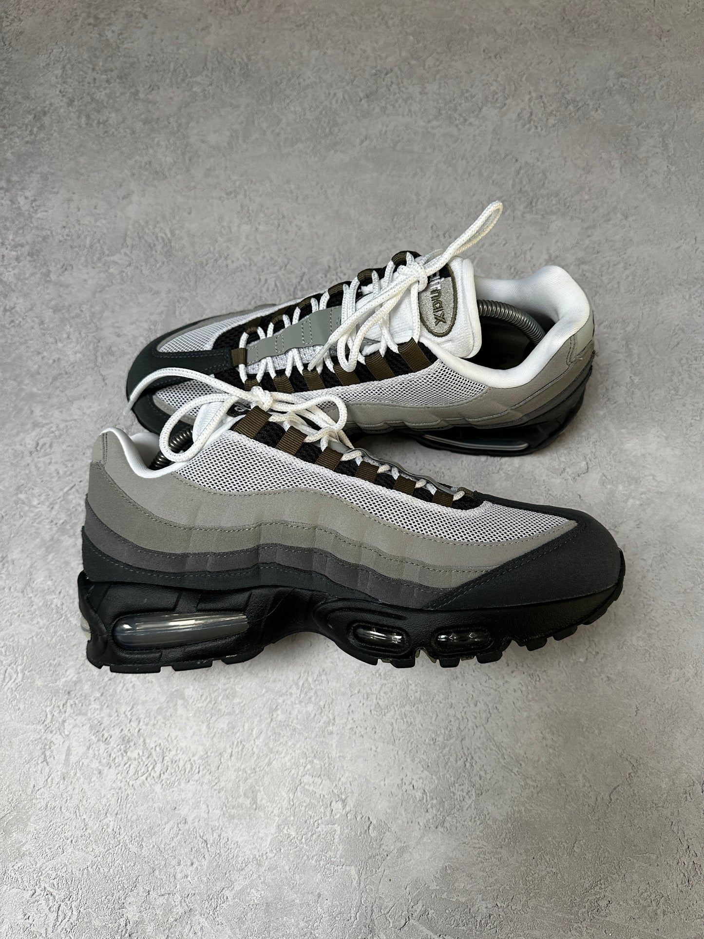 Nike Air Max 95 - Medium Olive - UK8.5