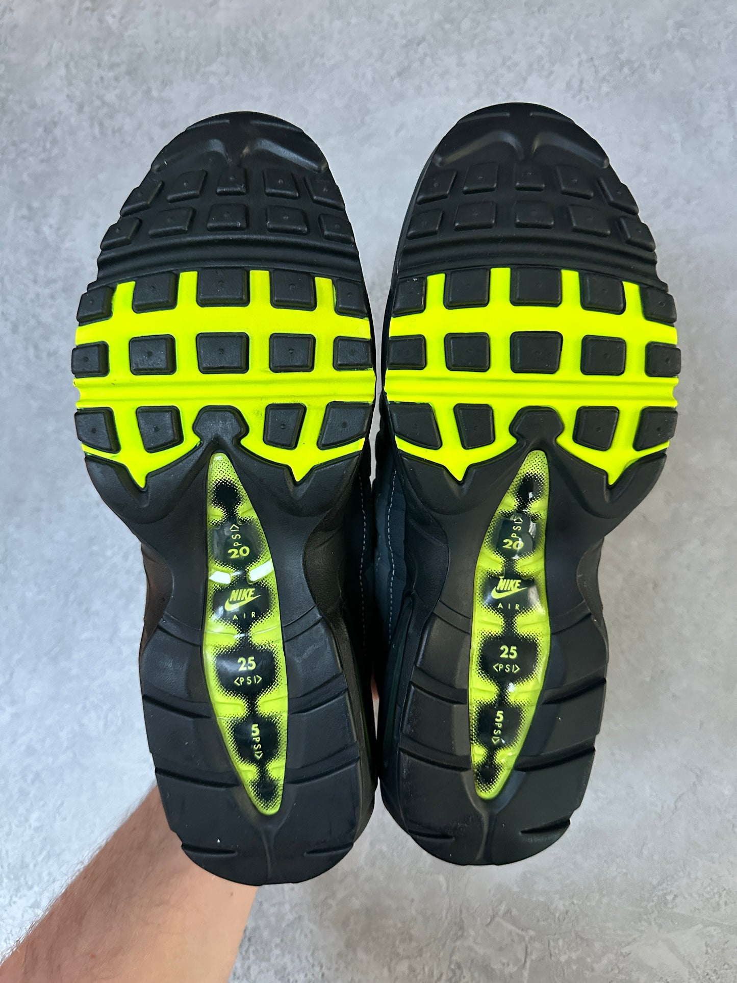 Nike Air Max 95 - Neon 2020 - UK10.5