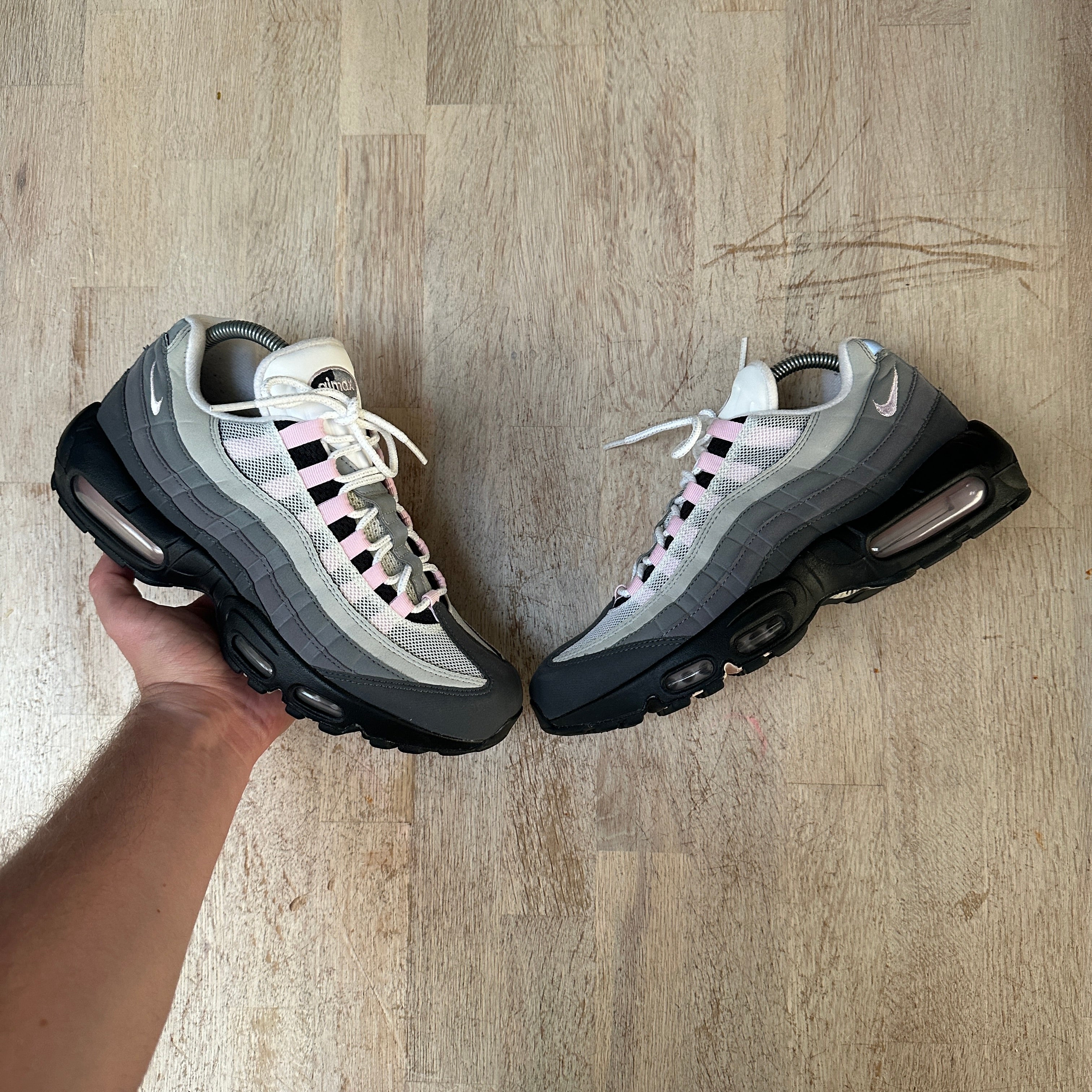 air max 95 gunsmoke pink foam