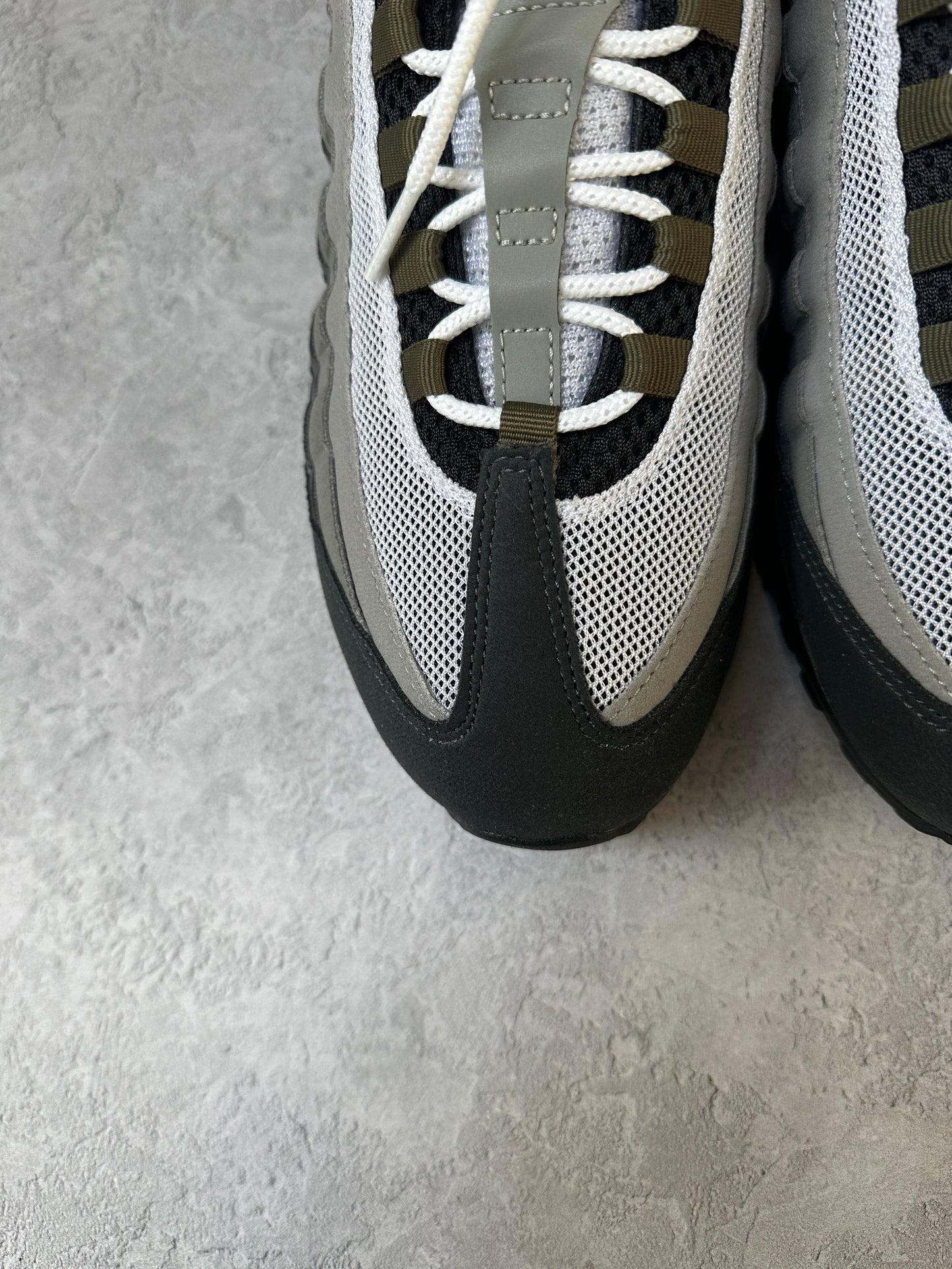 Nike Air Max 95 - Medium Olive - UK8
