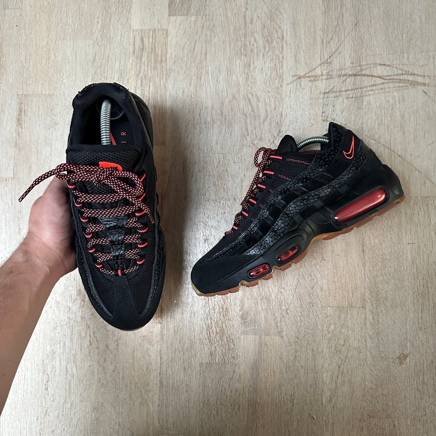 Nike air max 95 best sale black infrared