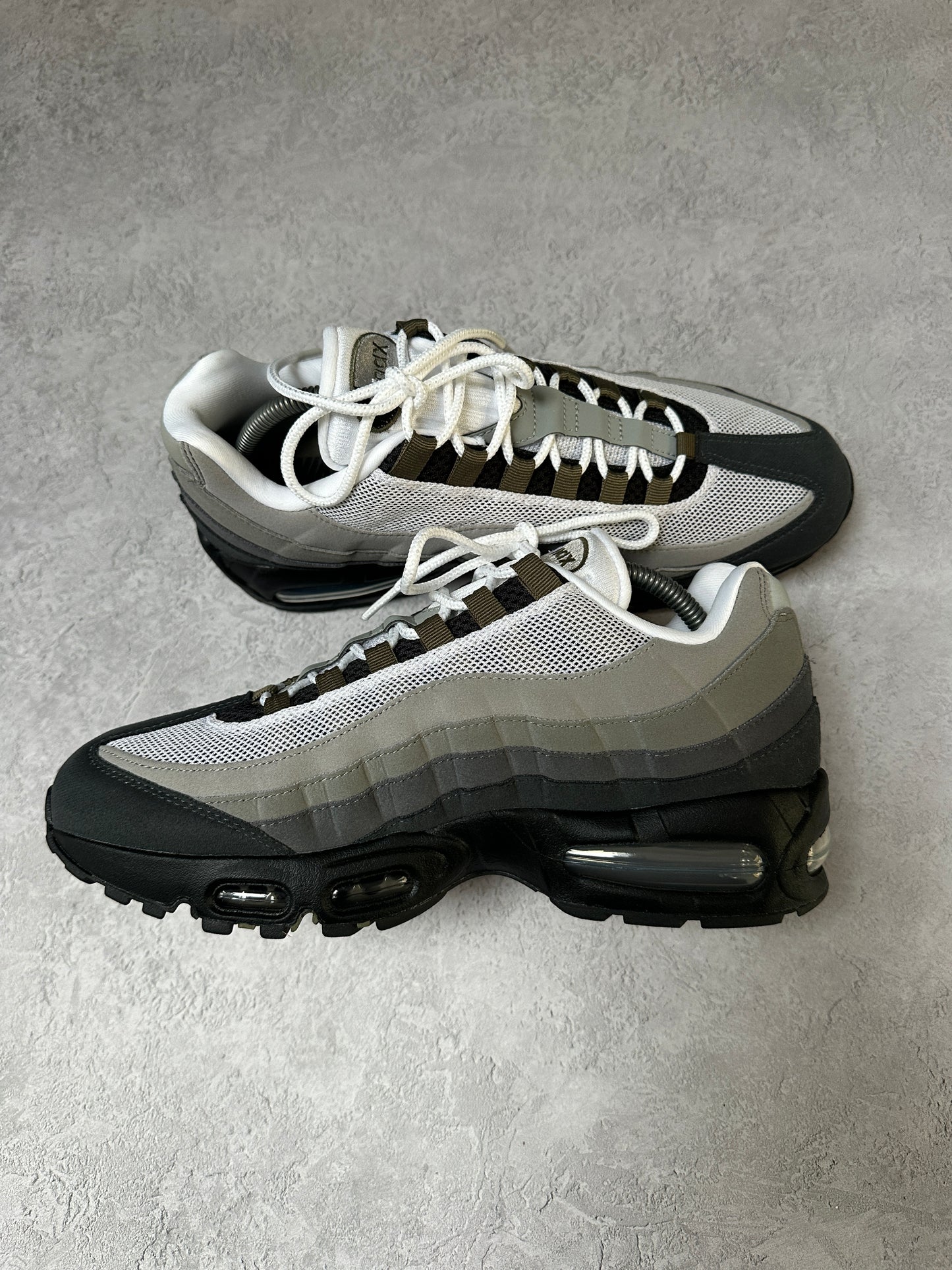 Nike Air Max 95 - Medium Olive - UK8.5