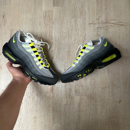 Nike Air Max 95 - Neon 2020 - UK7.5