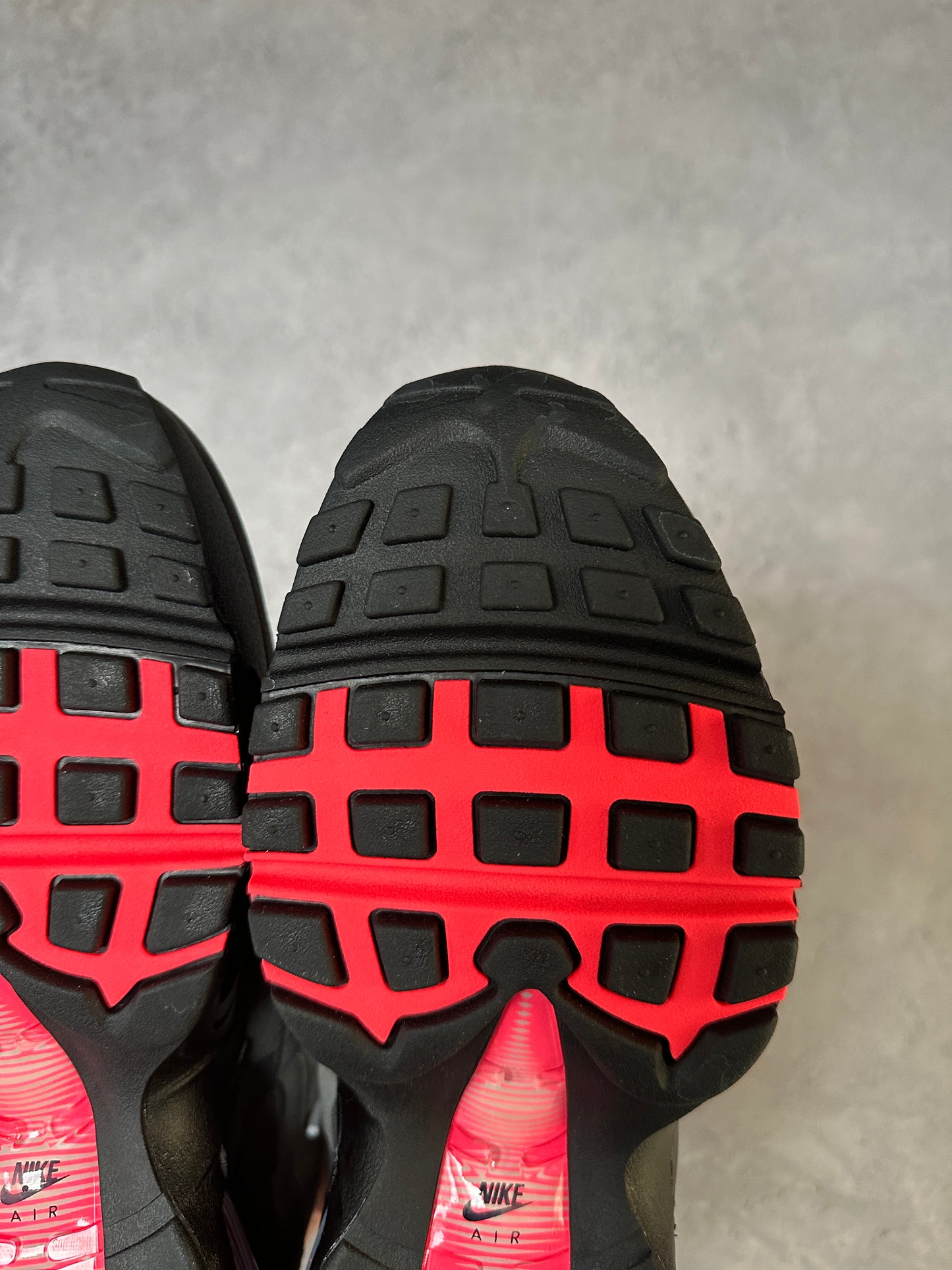 Nike Air Max 95 - Solar Red 2025 - UK7.5