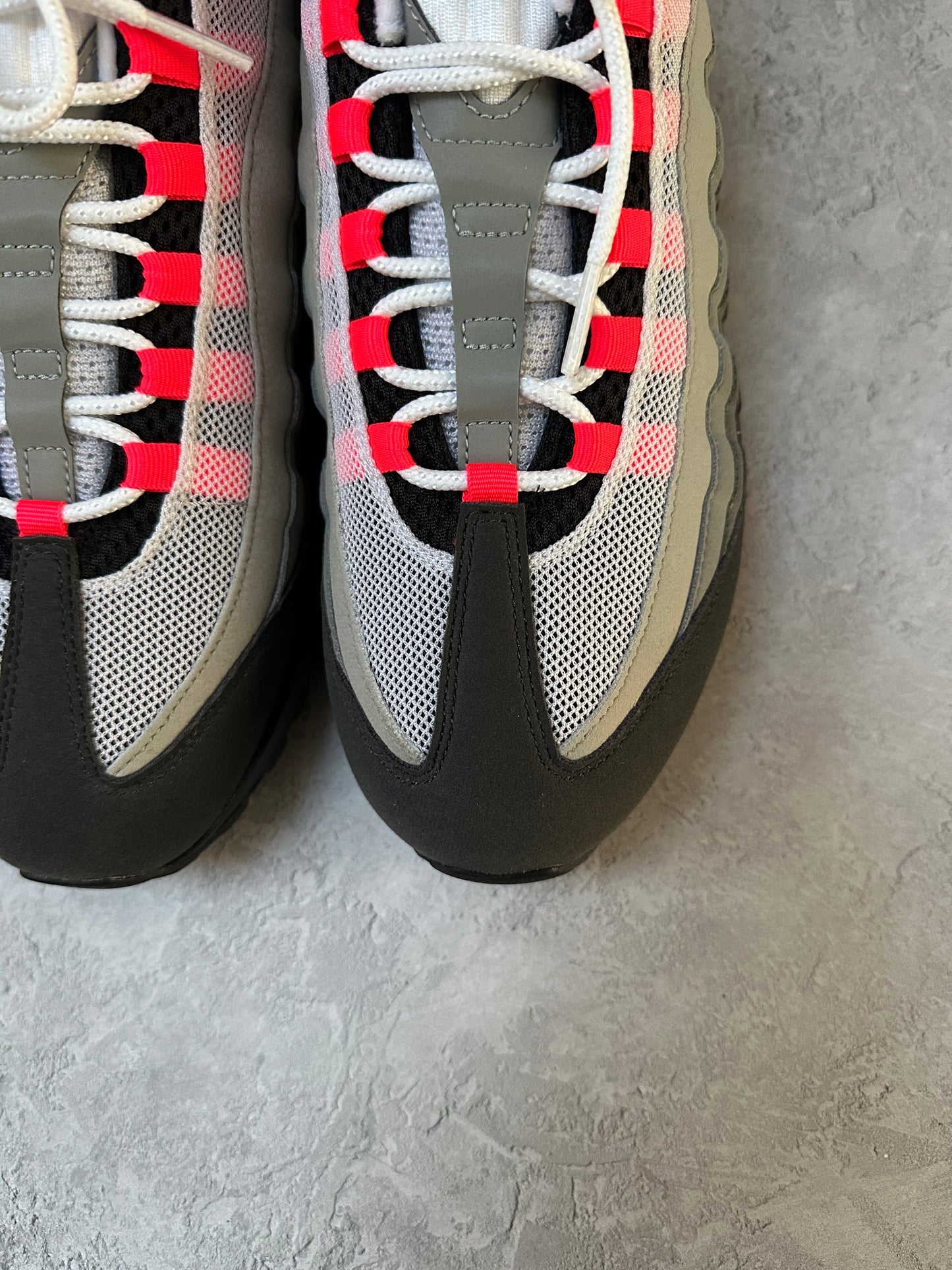 Nike Air Max 95 - Solar Red 2025 - UK9.5