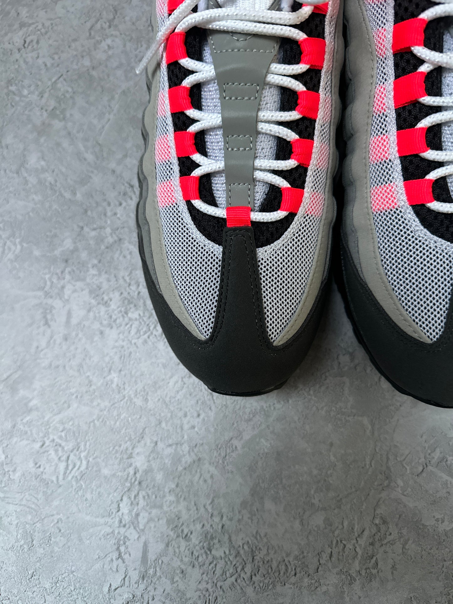 Nike Air Max 95 - Solar Red 2025 - UK8.5