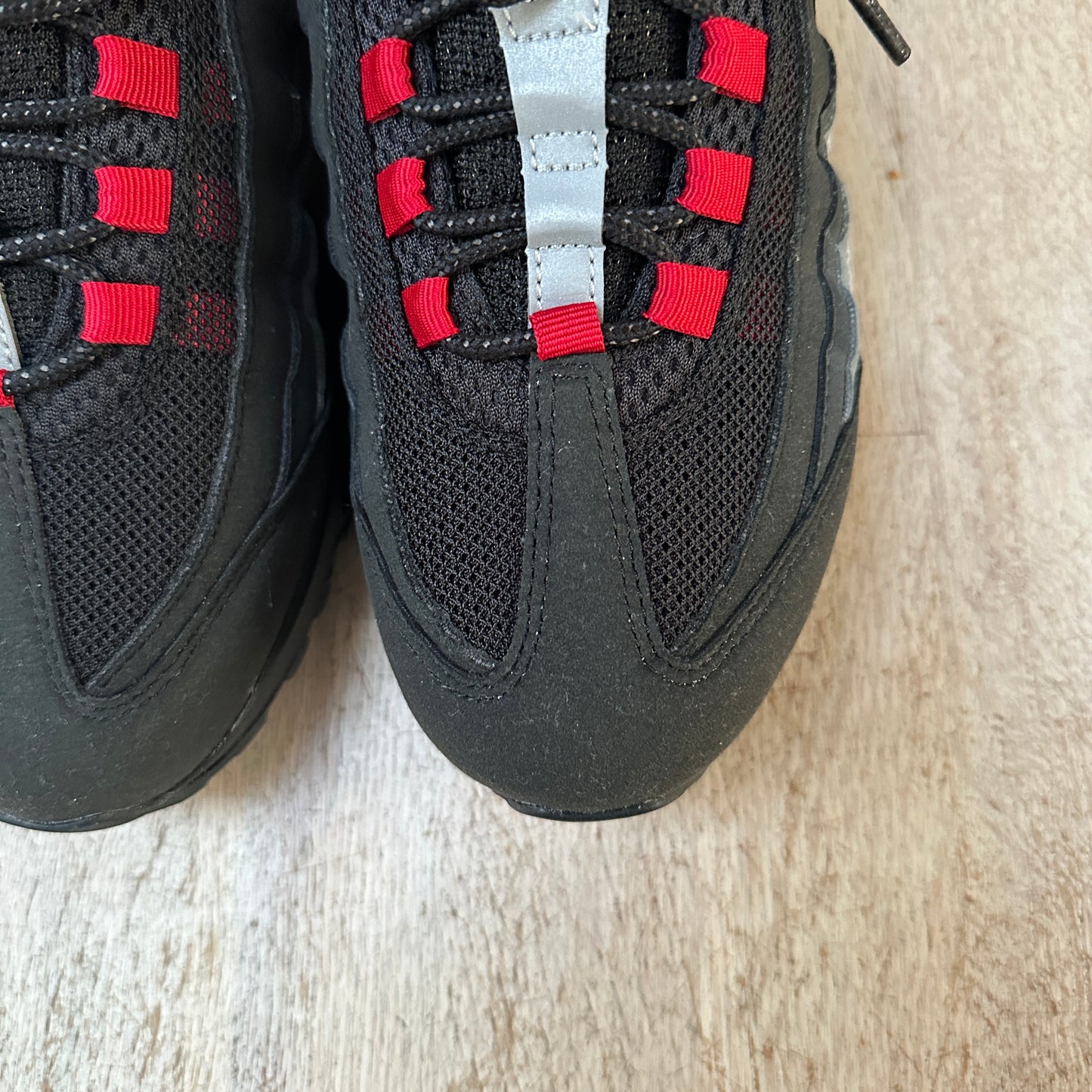 Nike Air Max 95 - Liverpool FC - UK7
