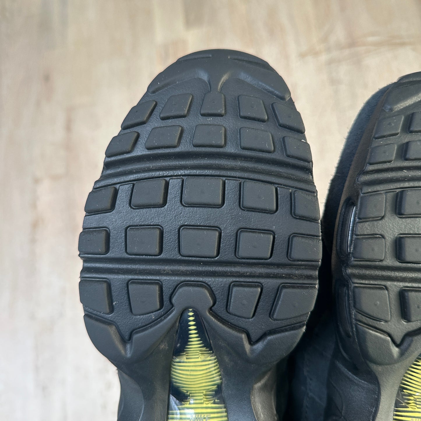 Nike Air Max 95 - Black/Yellow Strike - UK7