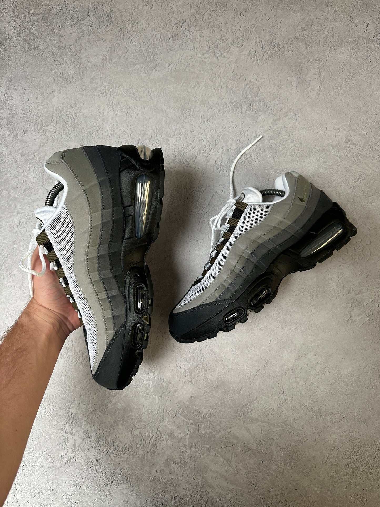 Nike Air Max 95 - Medium Olive - UK8.5