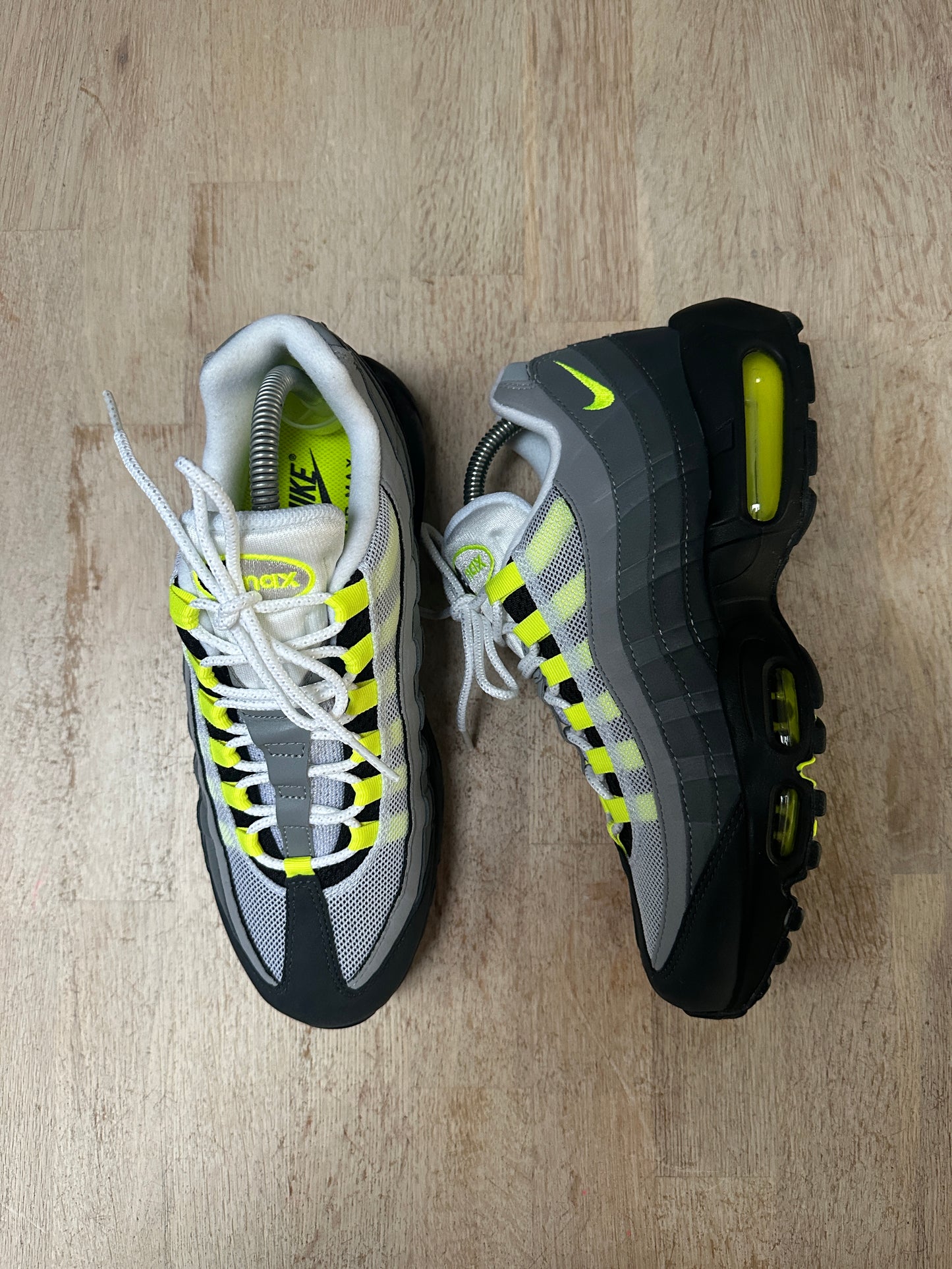 Nike Air Max 95 - Neon 2020 - UK7.5