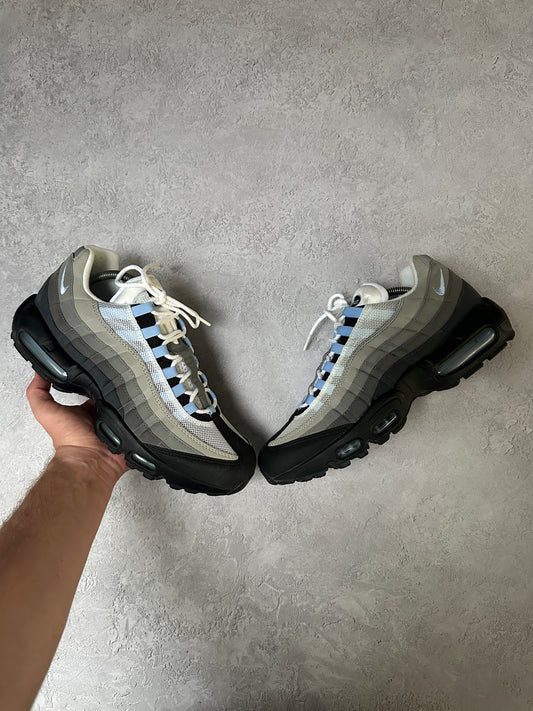 Nike Air Max 95 - Aluminum - UK9.5