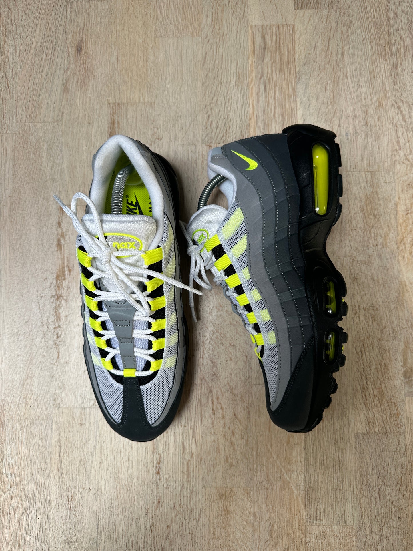 Nike Air Max 95 - Neon 2020 - UK8.5