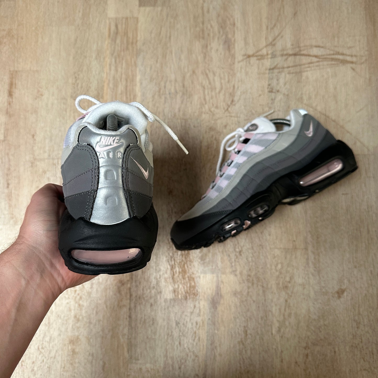 Nike air max 95 premium black pink foam hotsell