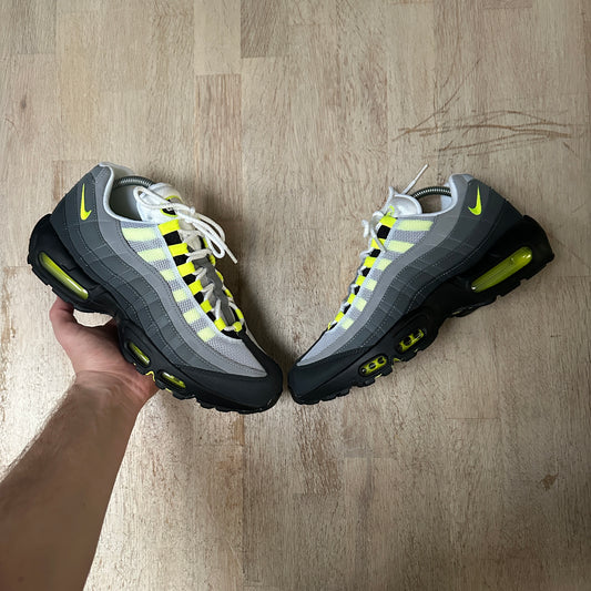 Nike Air Max 95 - Neon 2020 - UK8.5