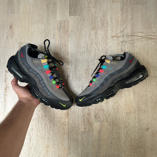 Nike Air Max 95 - Evolution of Icons - UK8.5