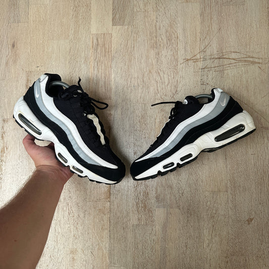 Nike Air Max 95 - Essential Black / Wolf Grey - UK7.5