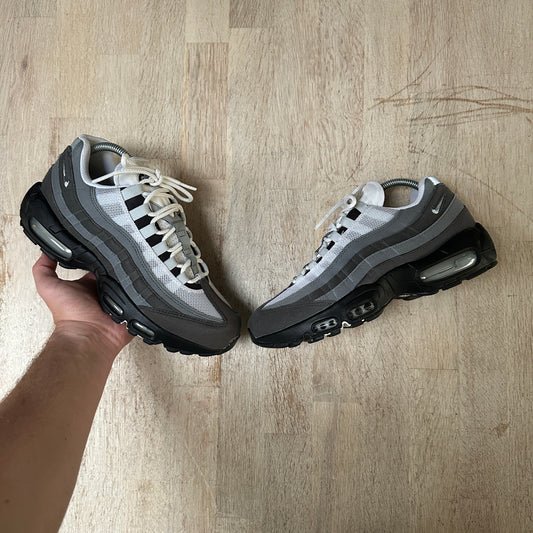 Nike Air Max 95 - Grey Jewel - UK6