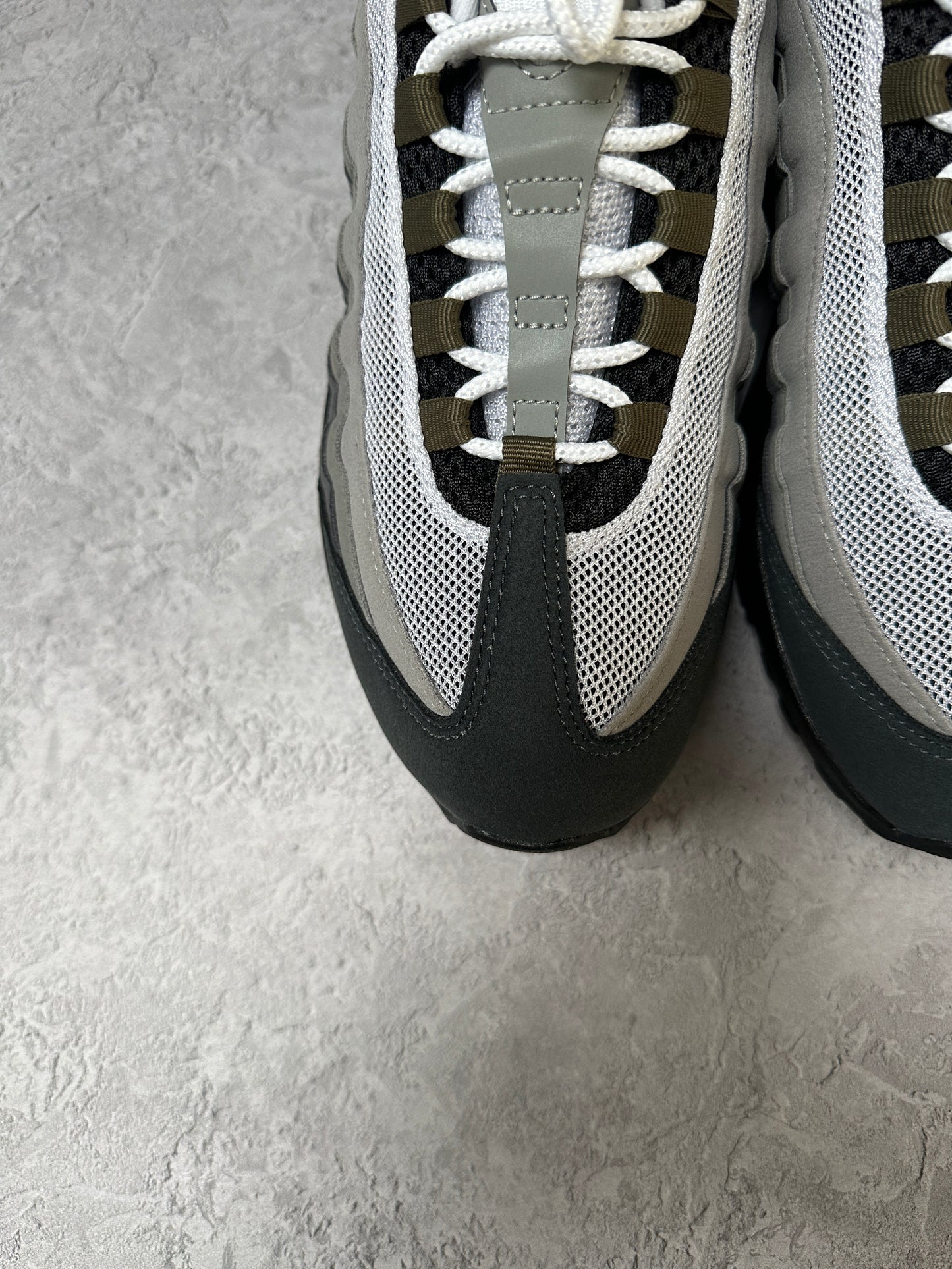 Nike Air Max 95 - Medium Olive - UK7.5