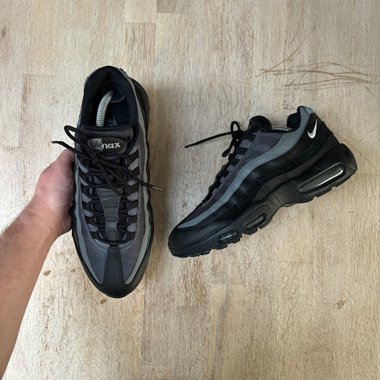 Nike Air Max 95 - Black / Smoke Grey - UK10