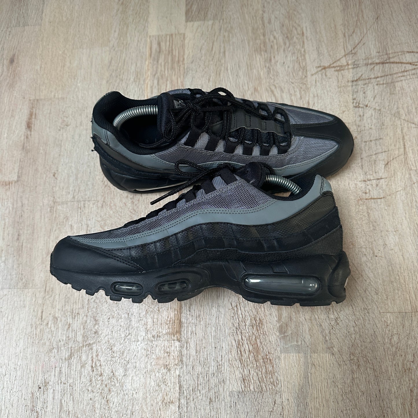 Nike Air Max 95 - Black / Smoke Grey - UK8.5