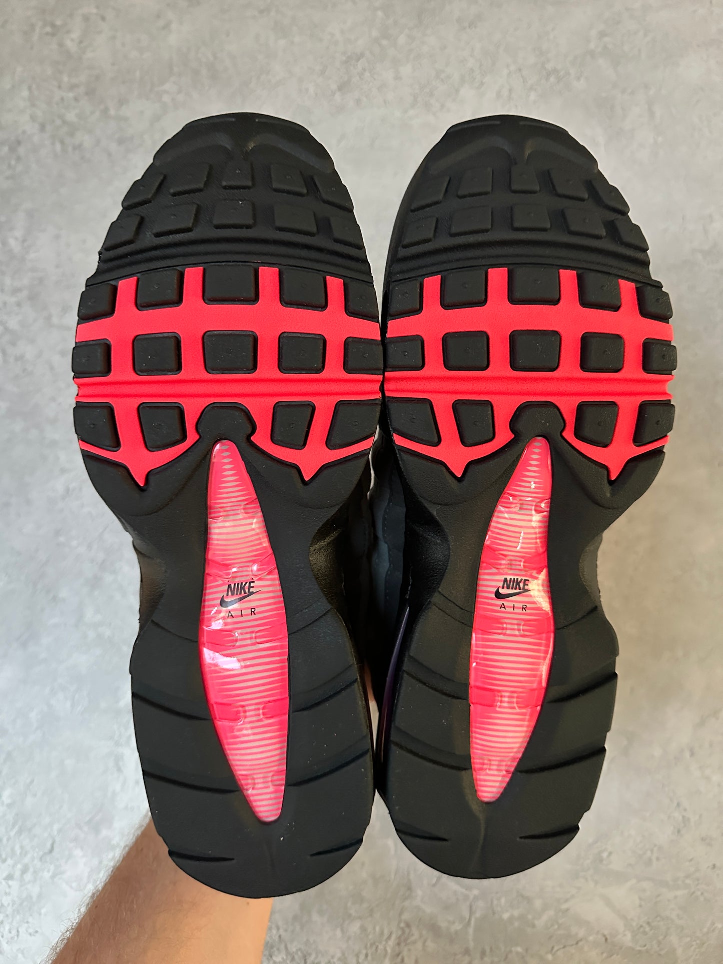 Nike Air Max 95 - Solar Red 2025 - UK9.5