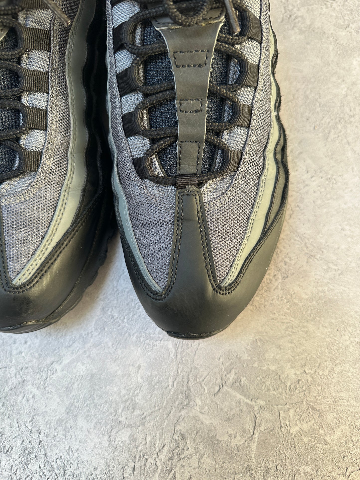 Nike Air Max 95 - Black / Smoke Grey - UK8