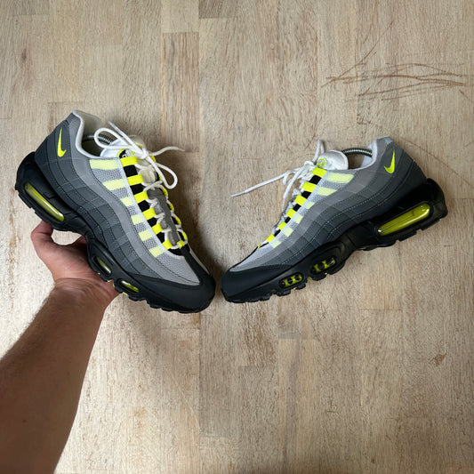 Nike Air Max 95 - Neon 2020 - UK8.5