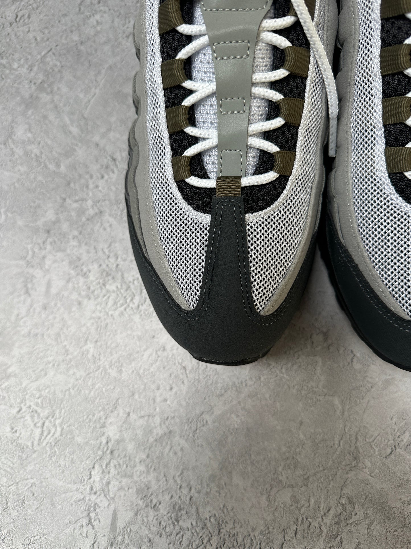 Nike Air Max 95 - Medium Olive - UK8