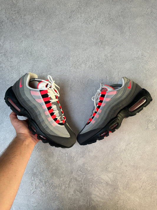 Nike Air Max 95 - Solar Red - UK8