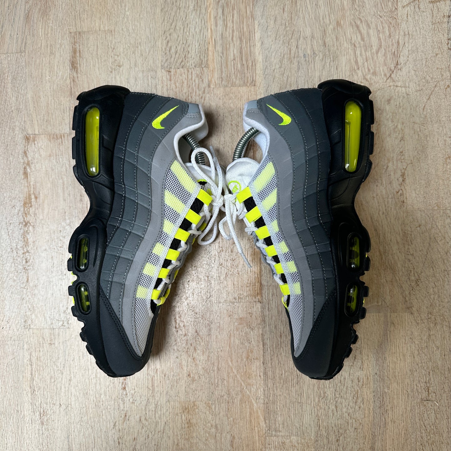 Nike Air Max 95 - Neon 2020 - UK8.5