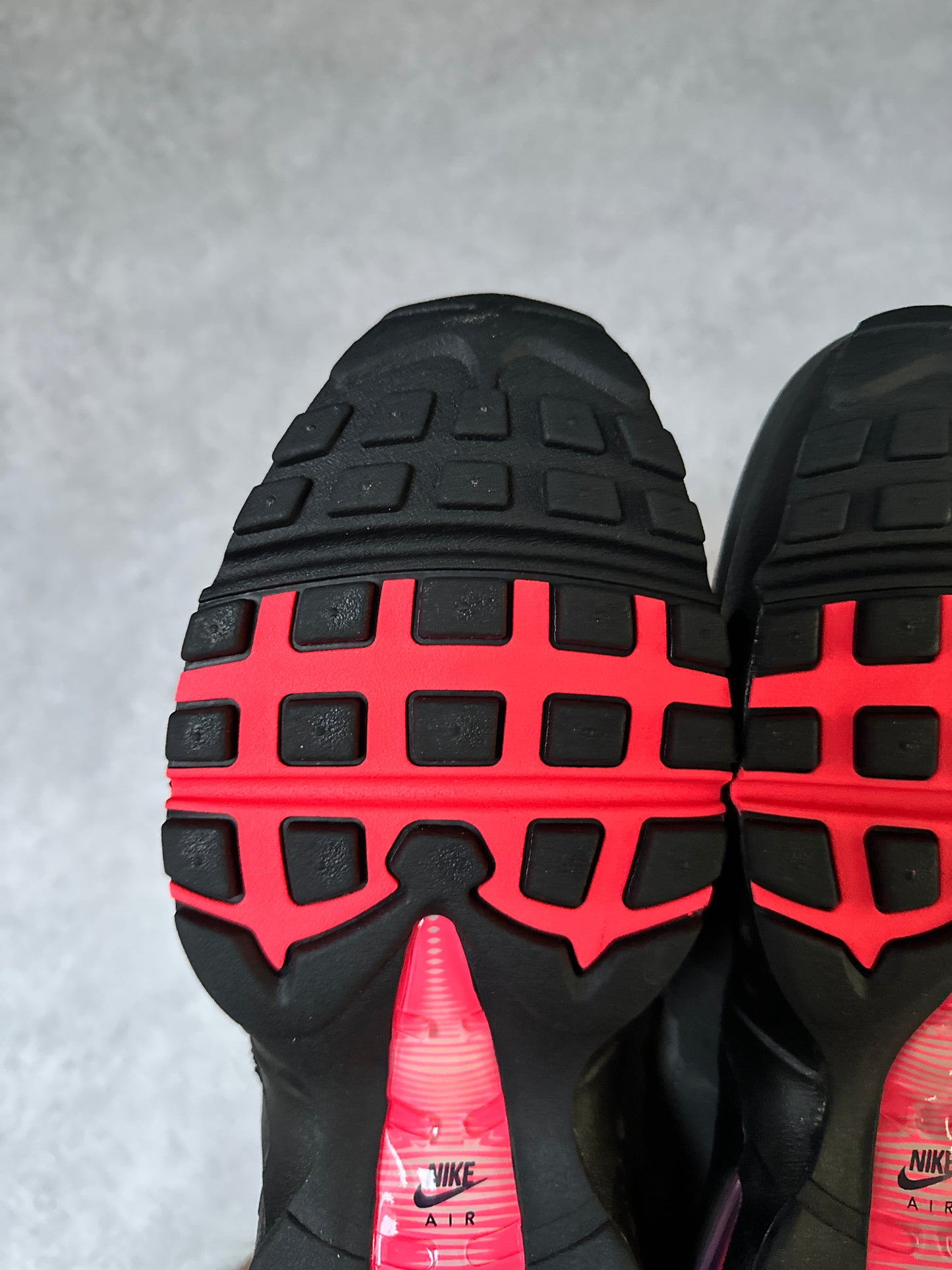 Nike Air Max 95 - Solar Red 2025 - UK8.5