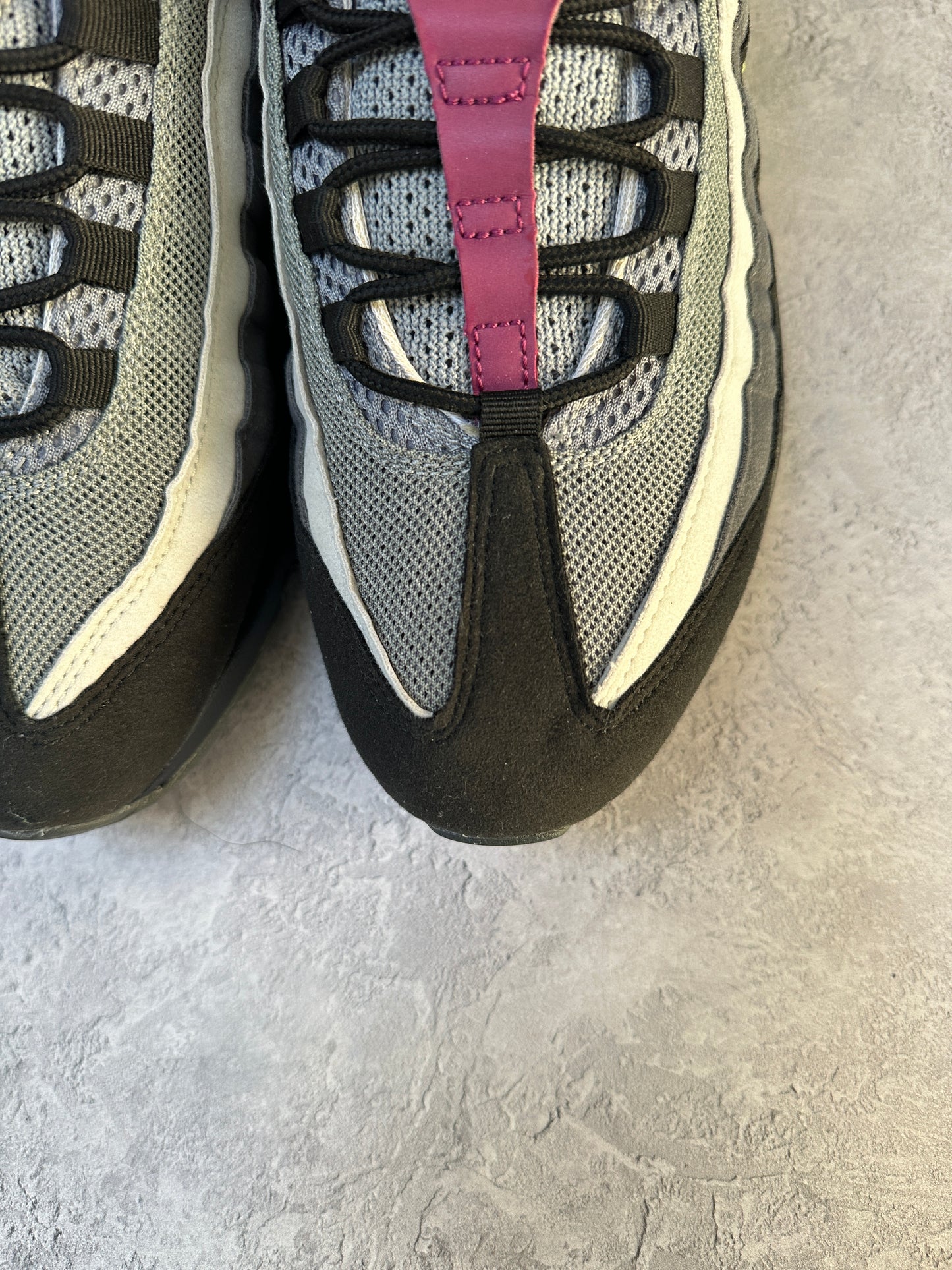Nike Air Max 95 - 2020 Grey / Neon / Maroon IDs - UK8.5