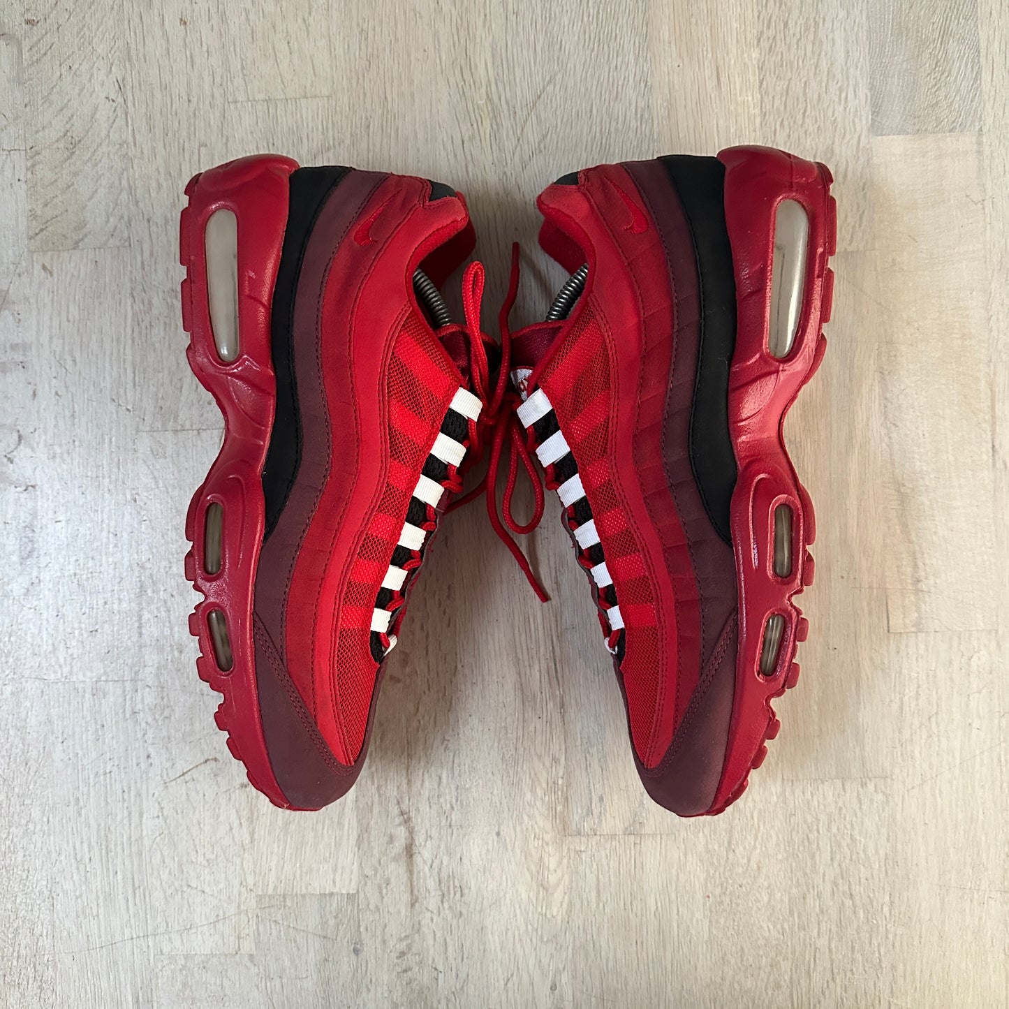 Nike Air Max 95 - Black/Red IDs - UK9