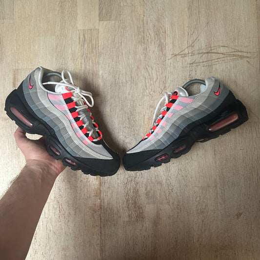 Nike Air Max 95 - Solar Red 2017 - UK7.5