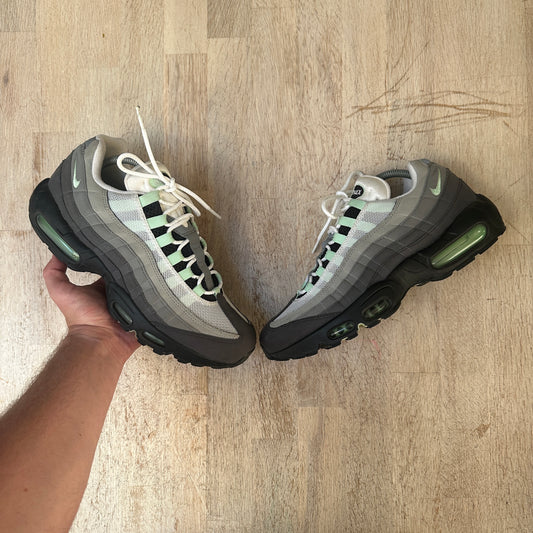 Nike Air Max 95 - Fresh Mint - UK8.5