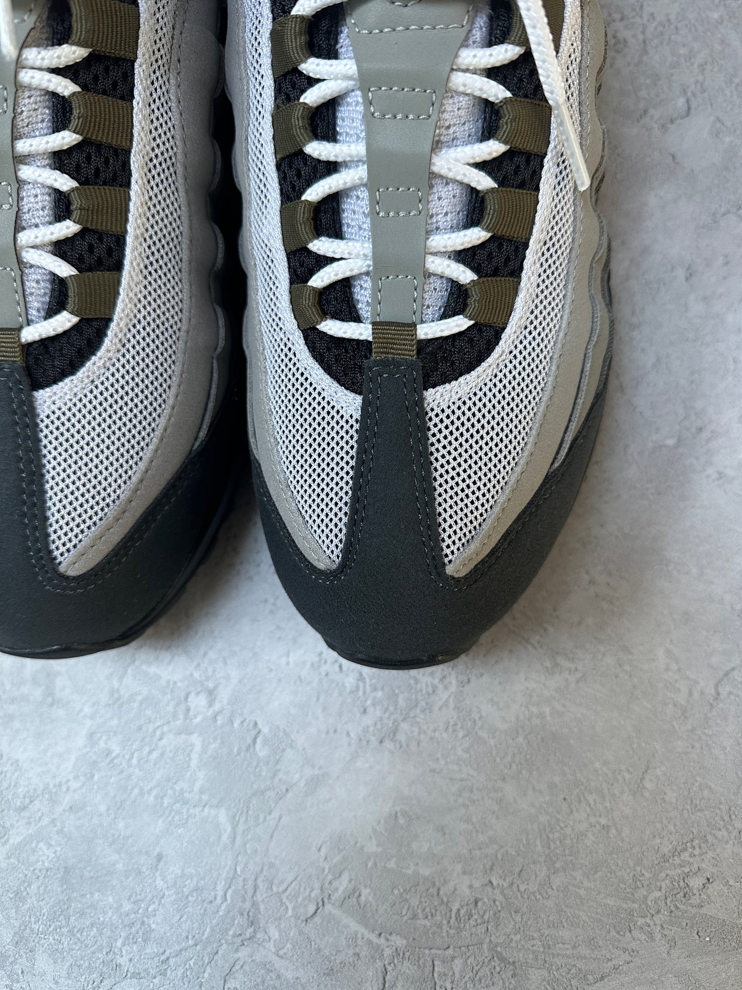 Nike Air Max 95 - Medium Olive - UK7.5