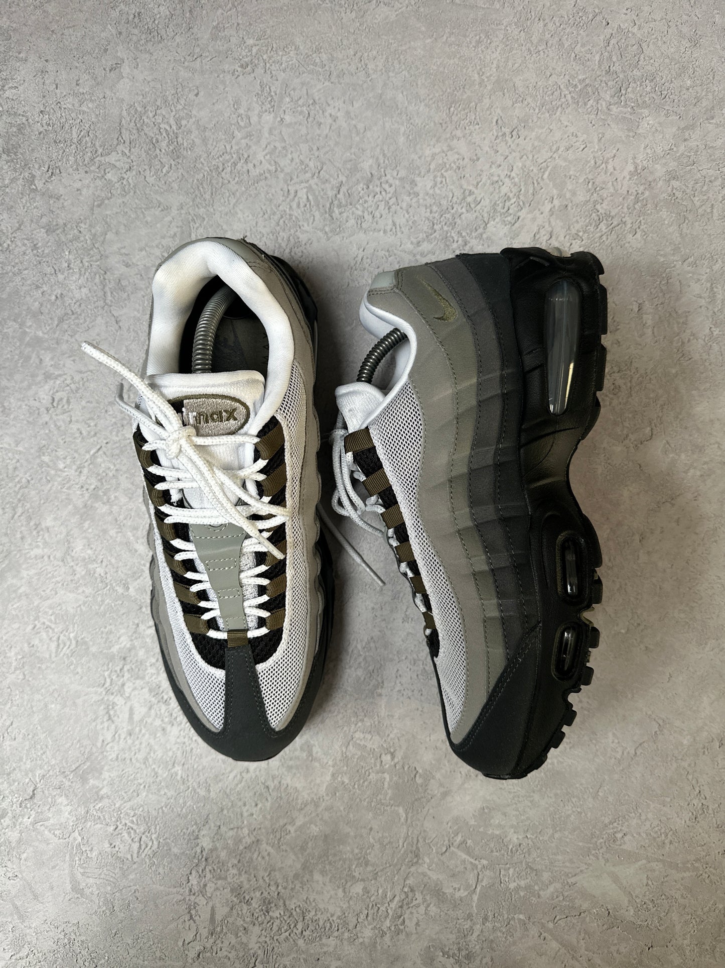 Nike Air Max 95 - Medium Olive - UK8.5