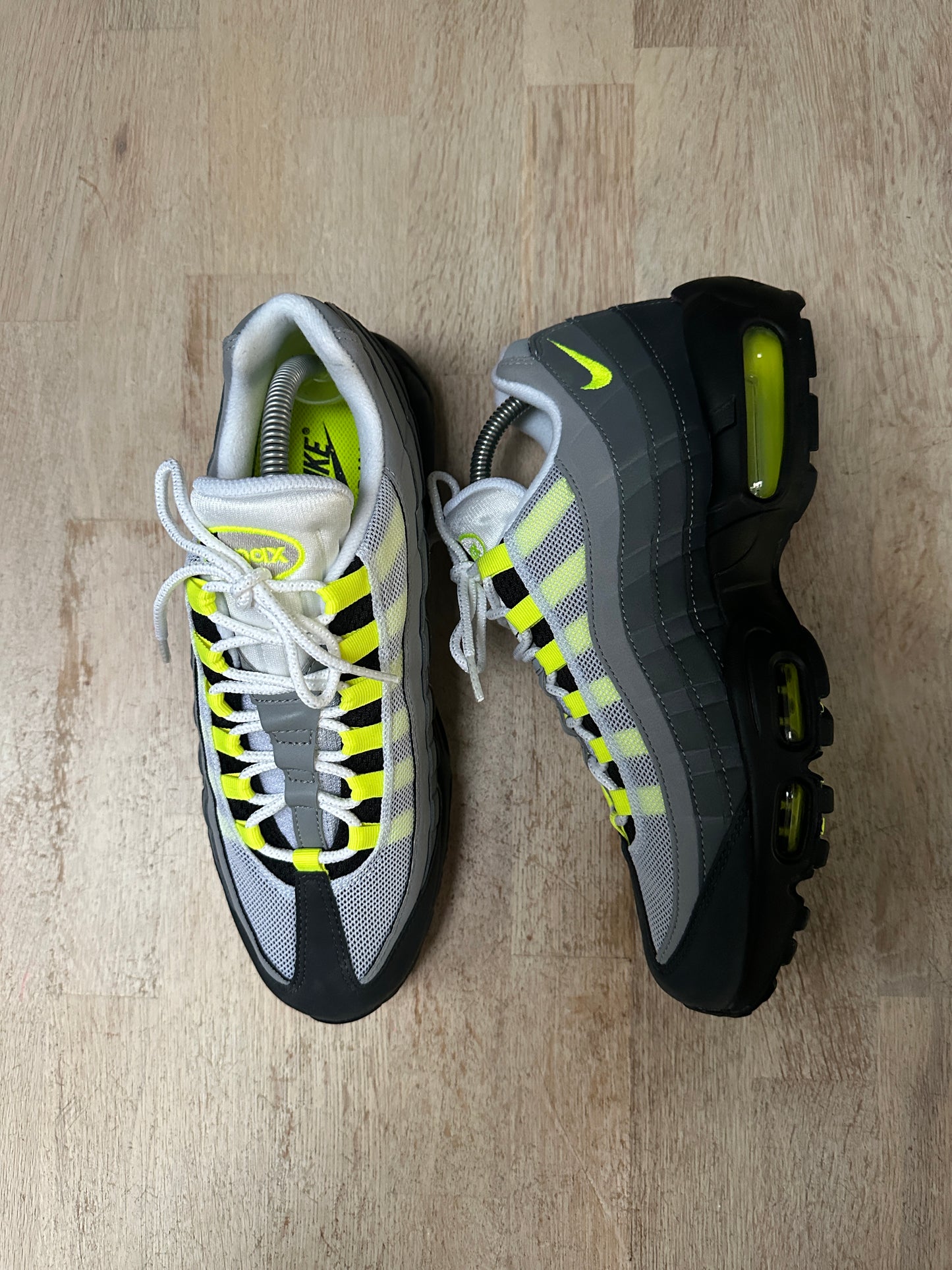 Nike Air Max 95 - Neon 2020 - UK8.5