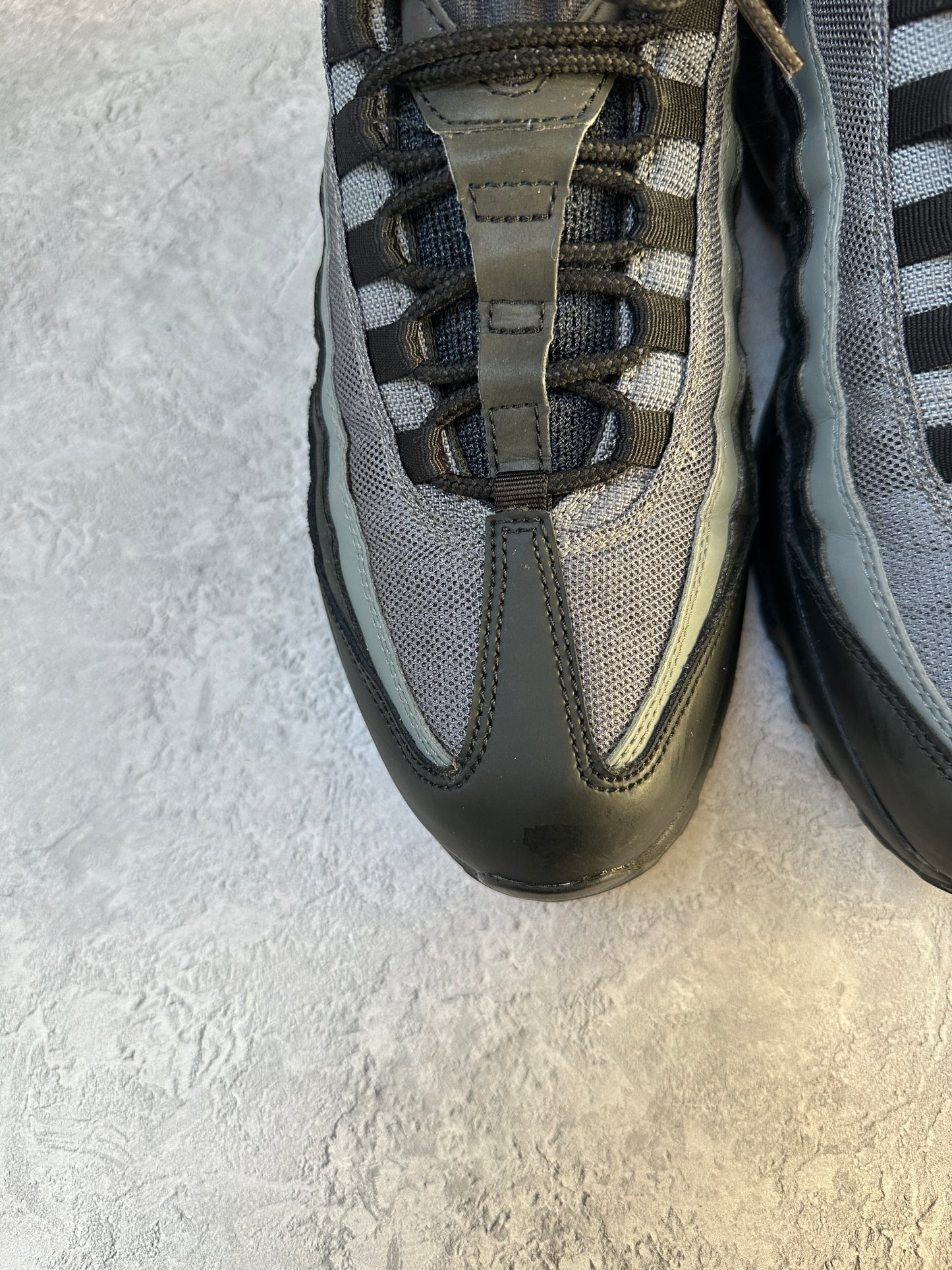 Nike Air Max 95 - Black / Smoke Grey - UK8