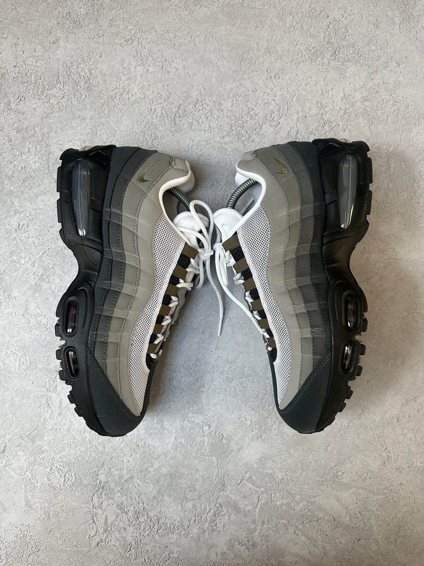 Nike Air Max 95 - Medium Olive - UK8