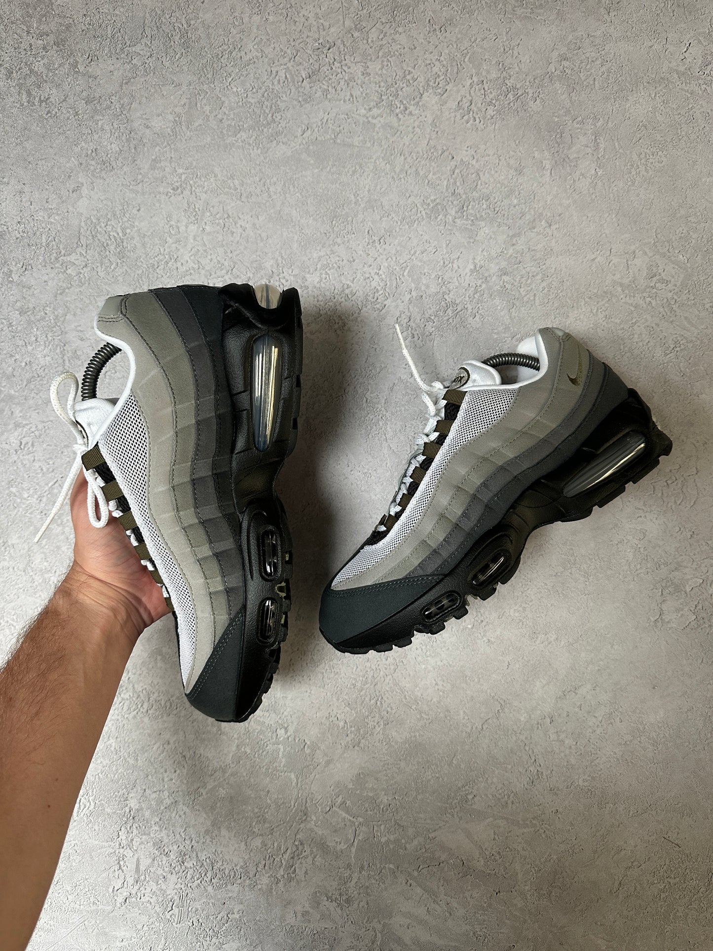 Nike Air Max 95 - Medium Olive - UK7.5