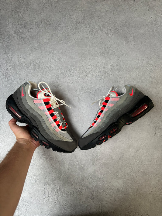 Nike Air Max 95 - Solar Red - UK9