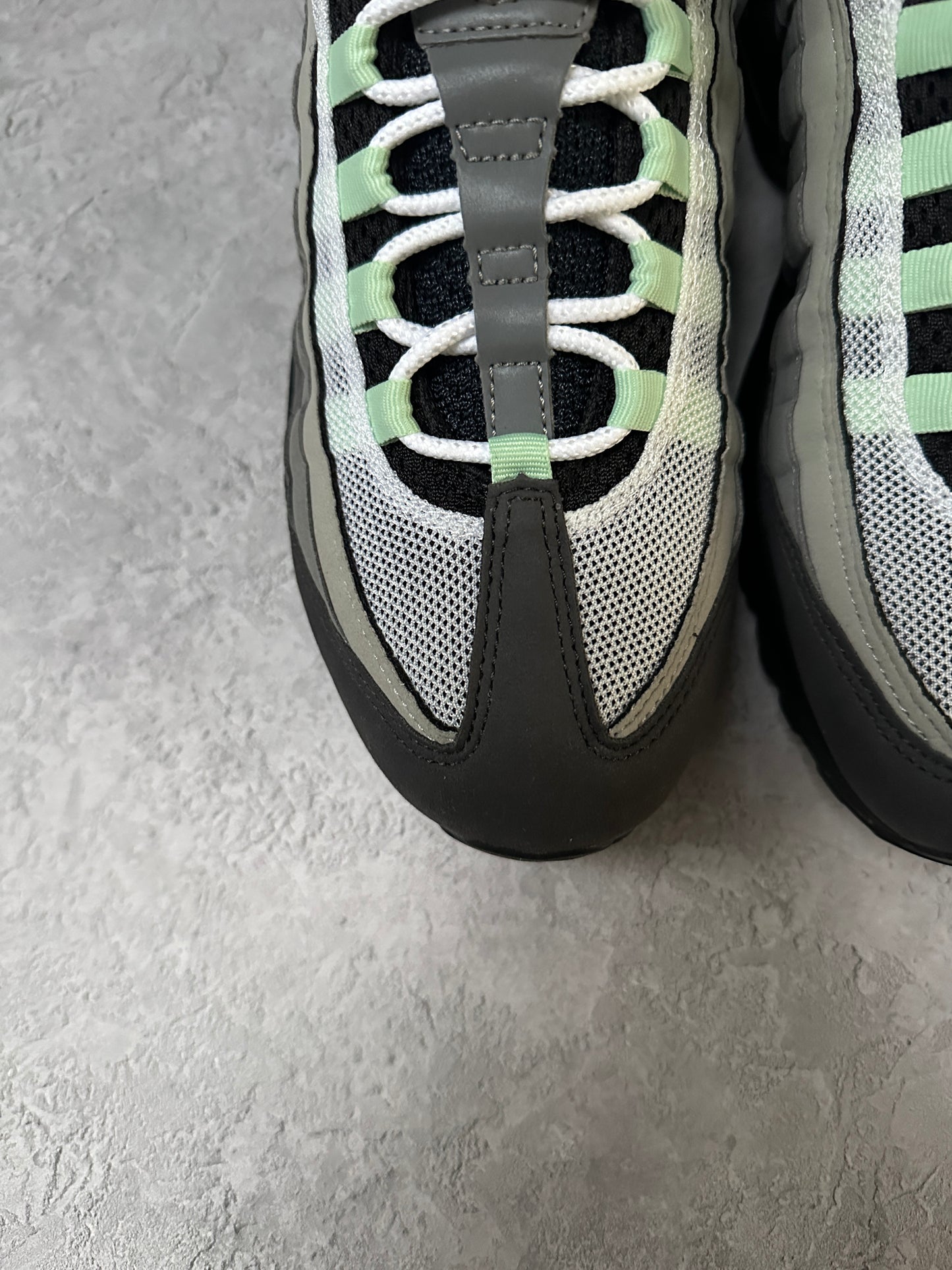 Nike Air Max 95 - Fresh Mint - UK7.5