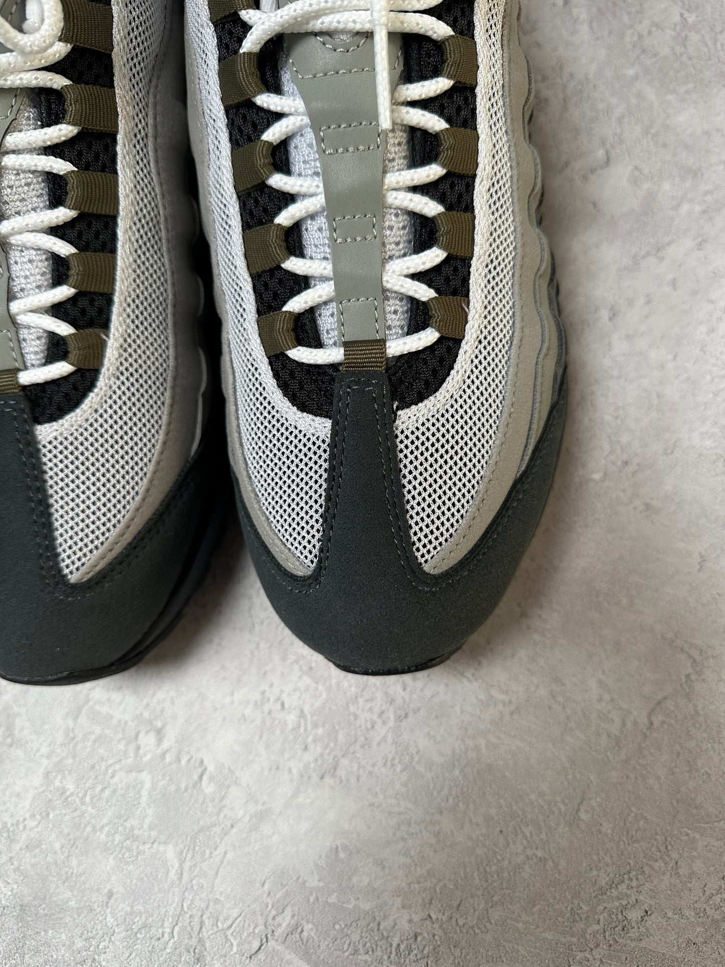 Nike Air Max 95 - Medium Olive - UK7.5
