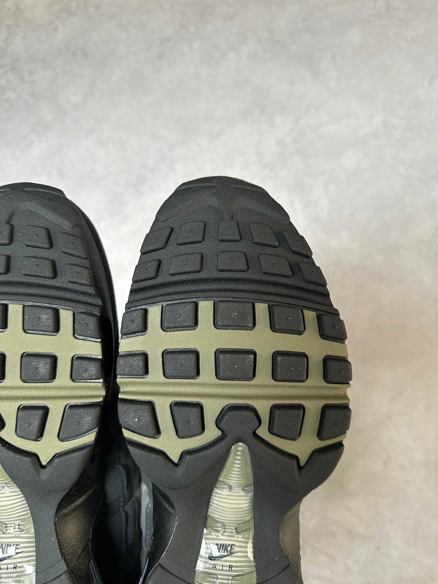 Nike Air Max 95 - Medium Olive - UK8.5