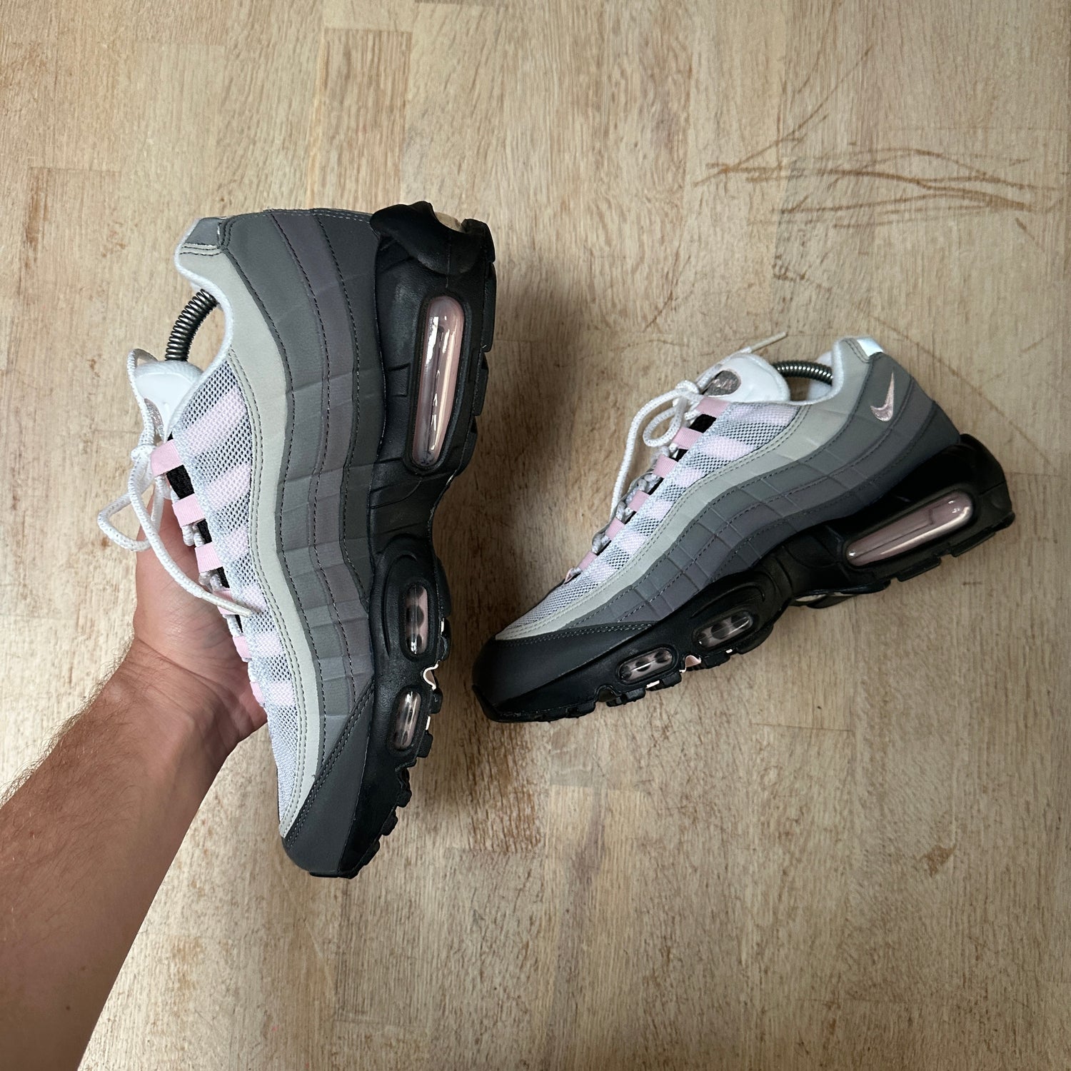 Pink white grey air max 95 best sale