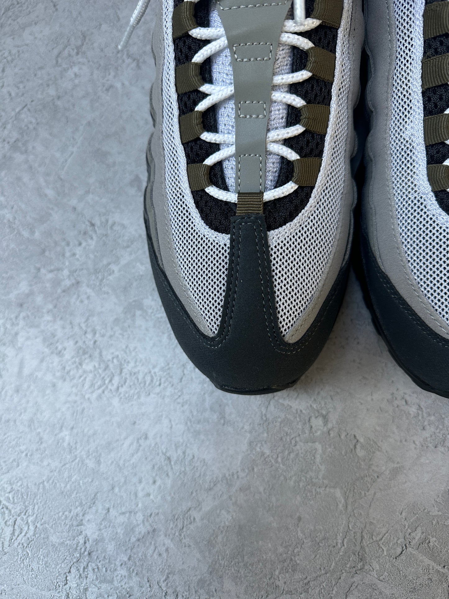 Nike Air Max 95 - Medium Olive - UK7.5