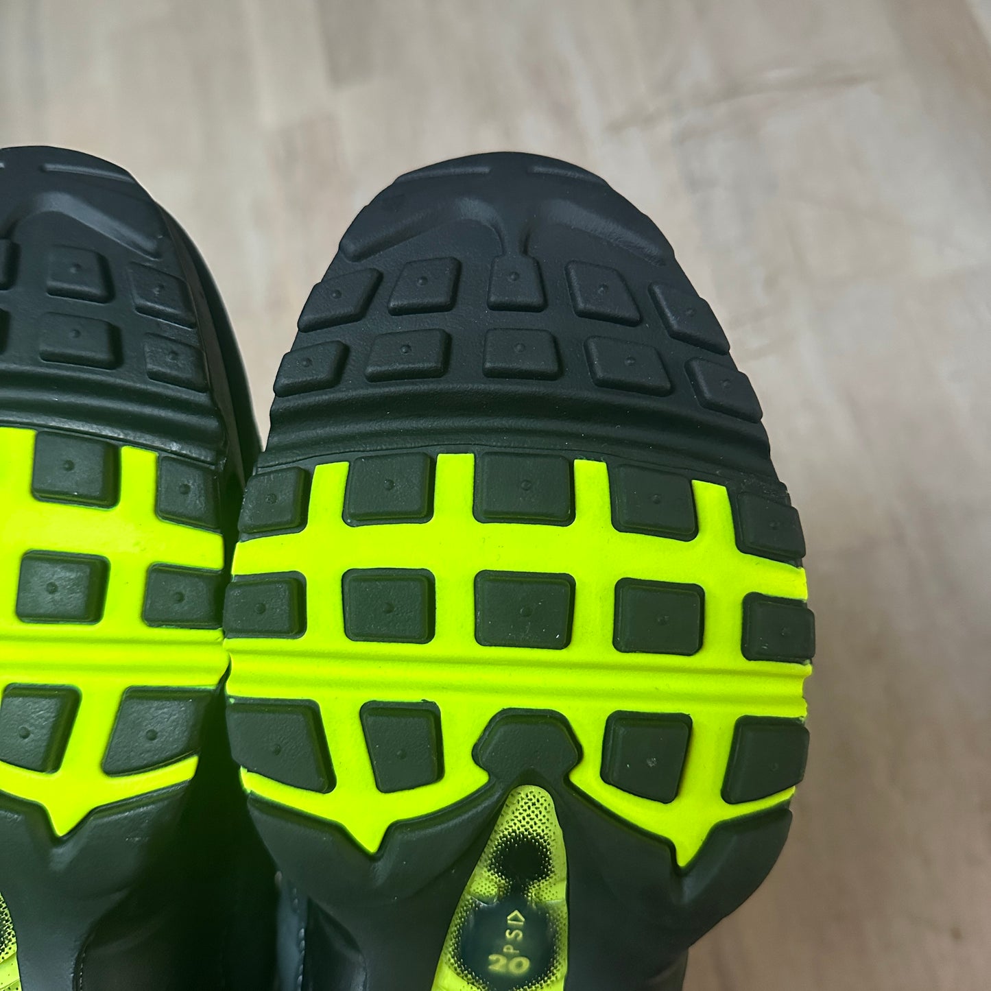 Nike Air Max 95 - Neon 2020 - UK7