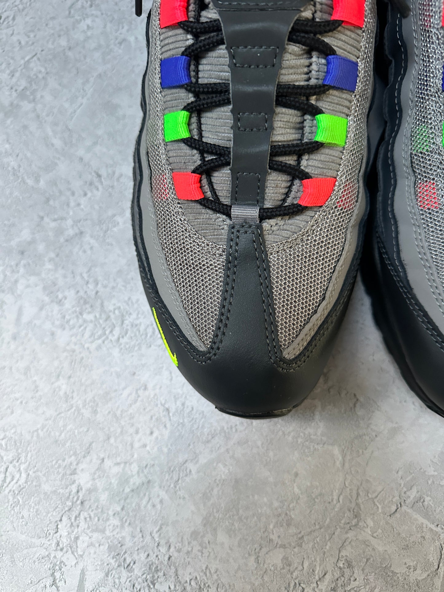 Nike Air Max 95 - Evolution of Icons - UK10