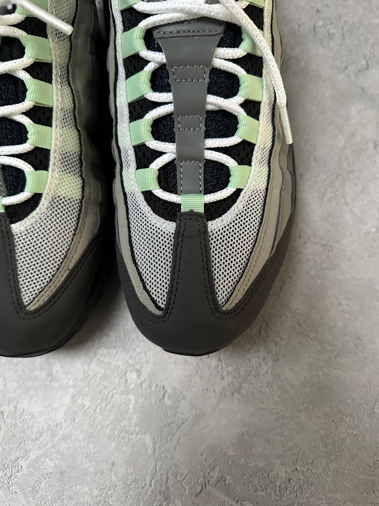 Nike Air Max 95 - Fresh Mint - UK7.5
